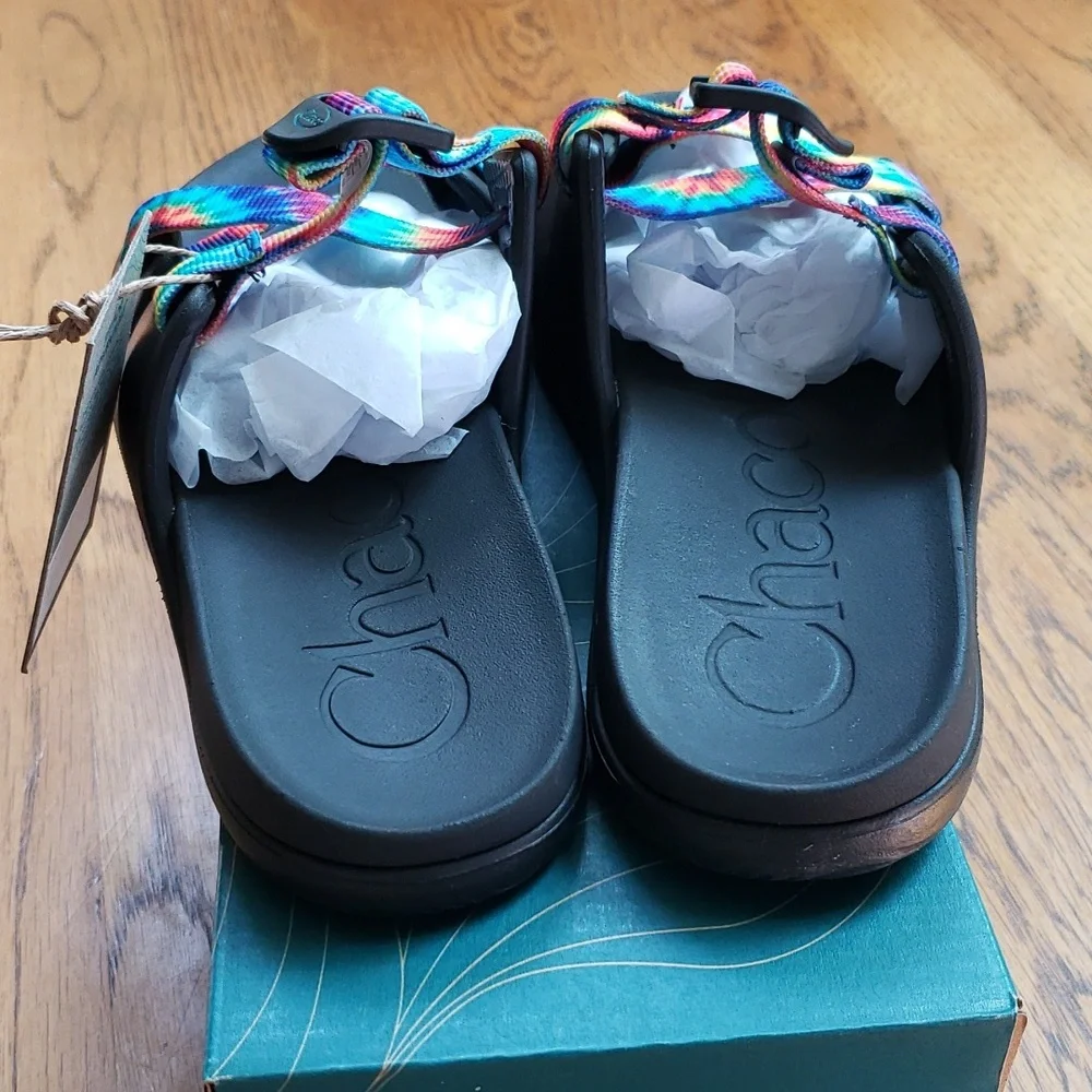 NIB Chaco Chillos Slide Sandal In Black Rainbow Tie Dye Kids Size 5